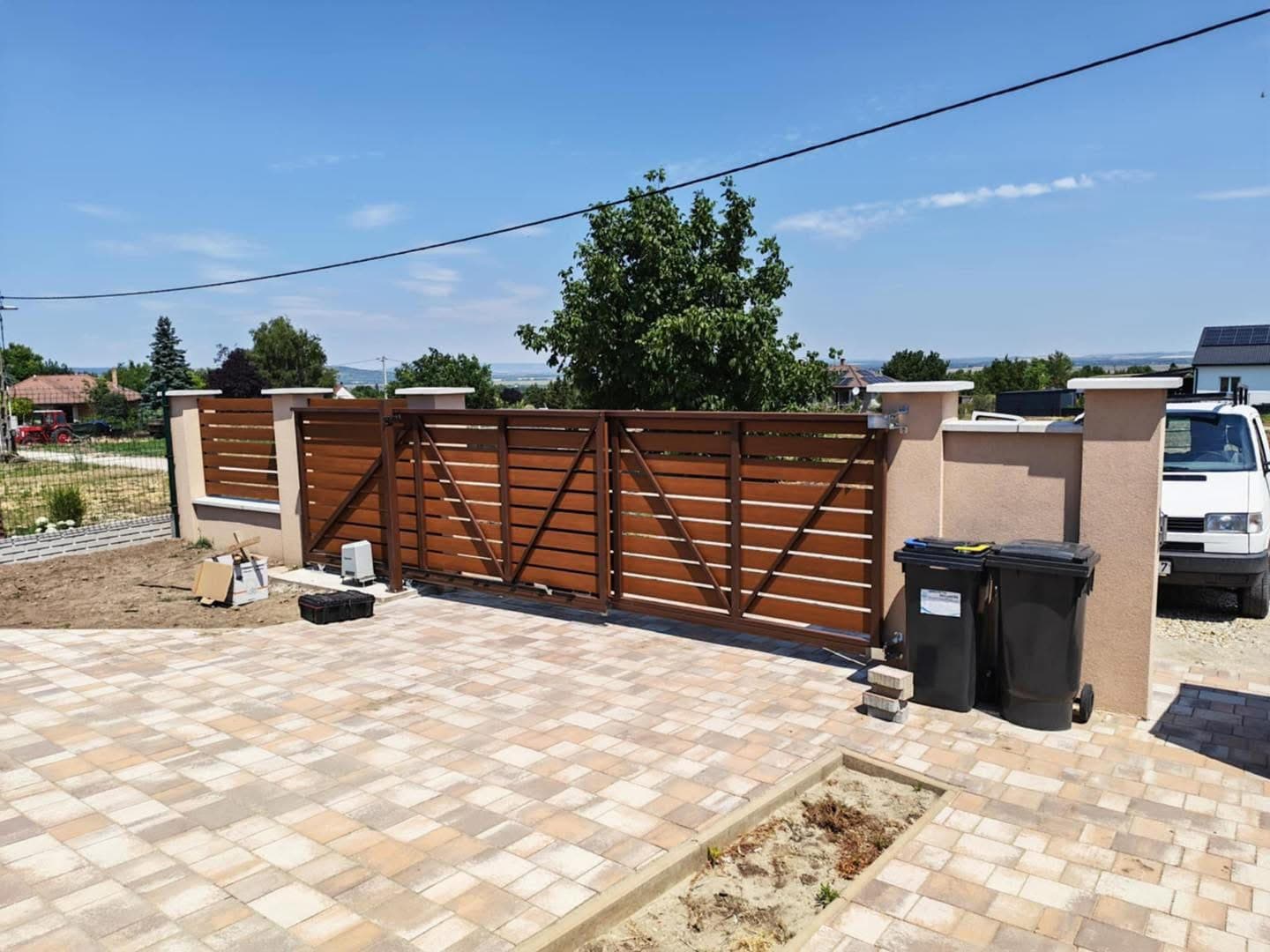 Aranytölgy Kerítéselem zárt profil Aranytölgy Kerítéselem zárt profil